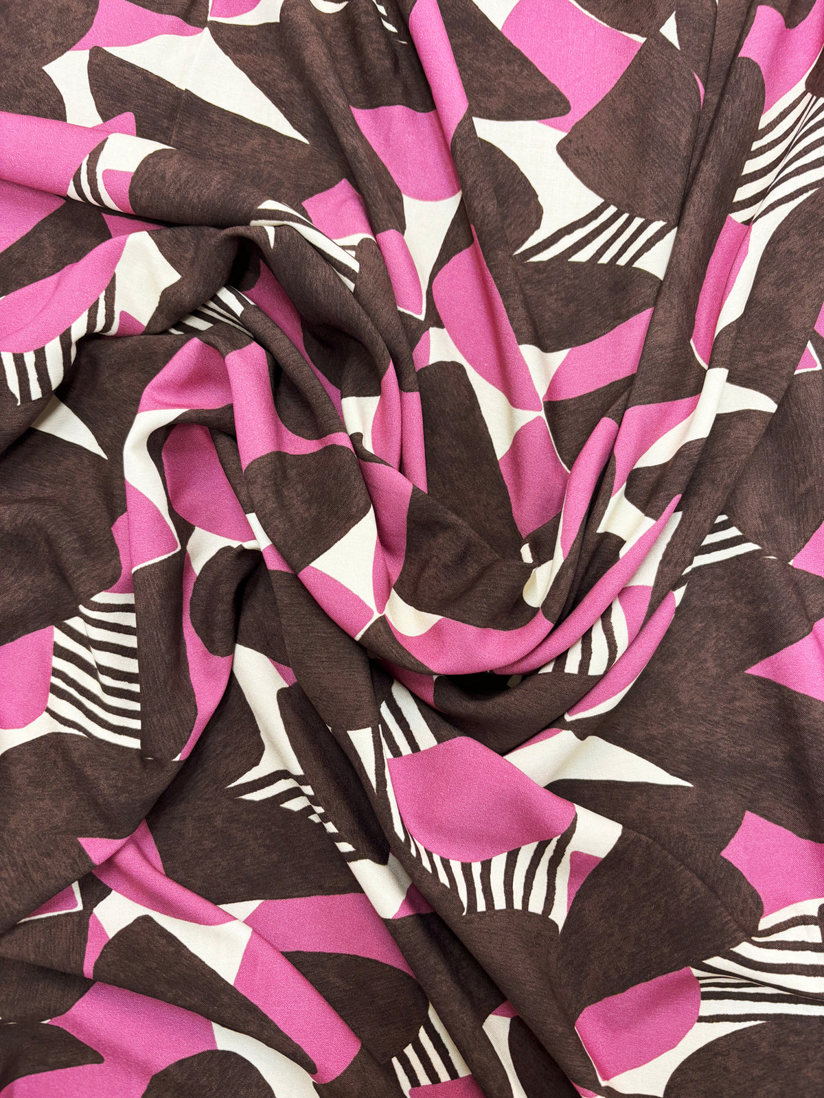 cokluch-tissu-tisse-imprime-half-moon-berry-viscose