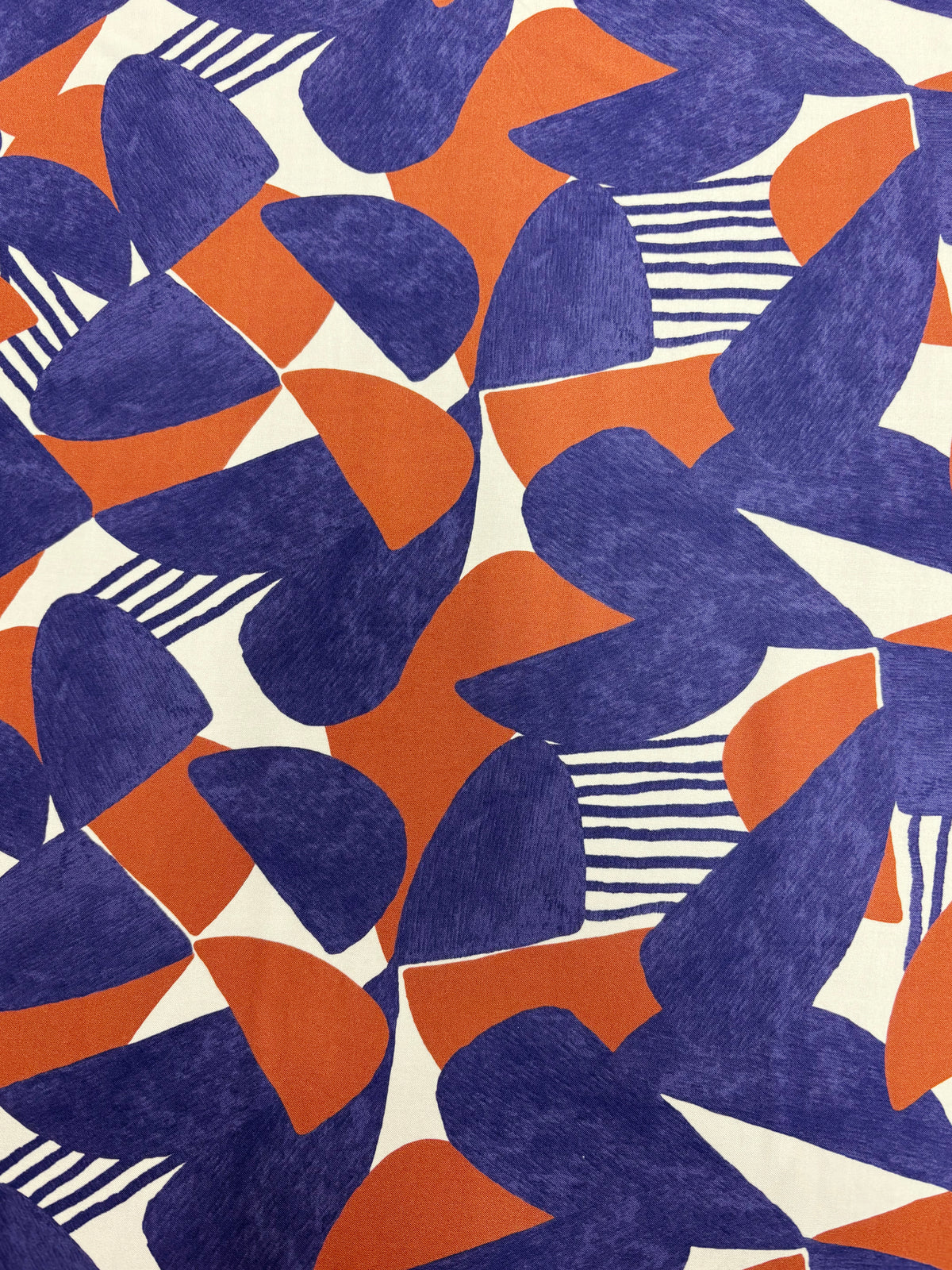 cokluch-tissu-tisse-imprime-half-moon-rouge-viscose