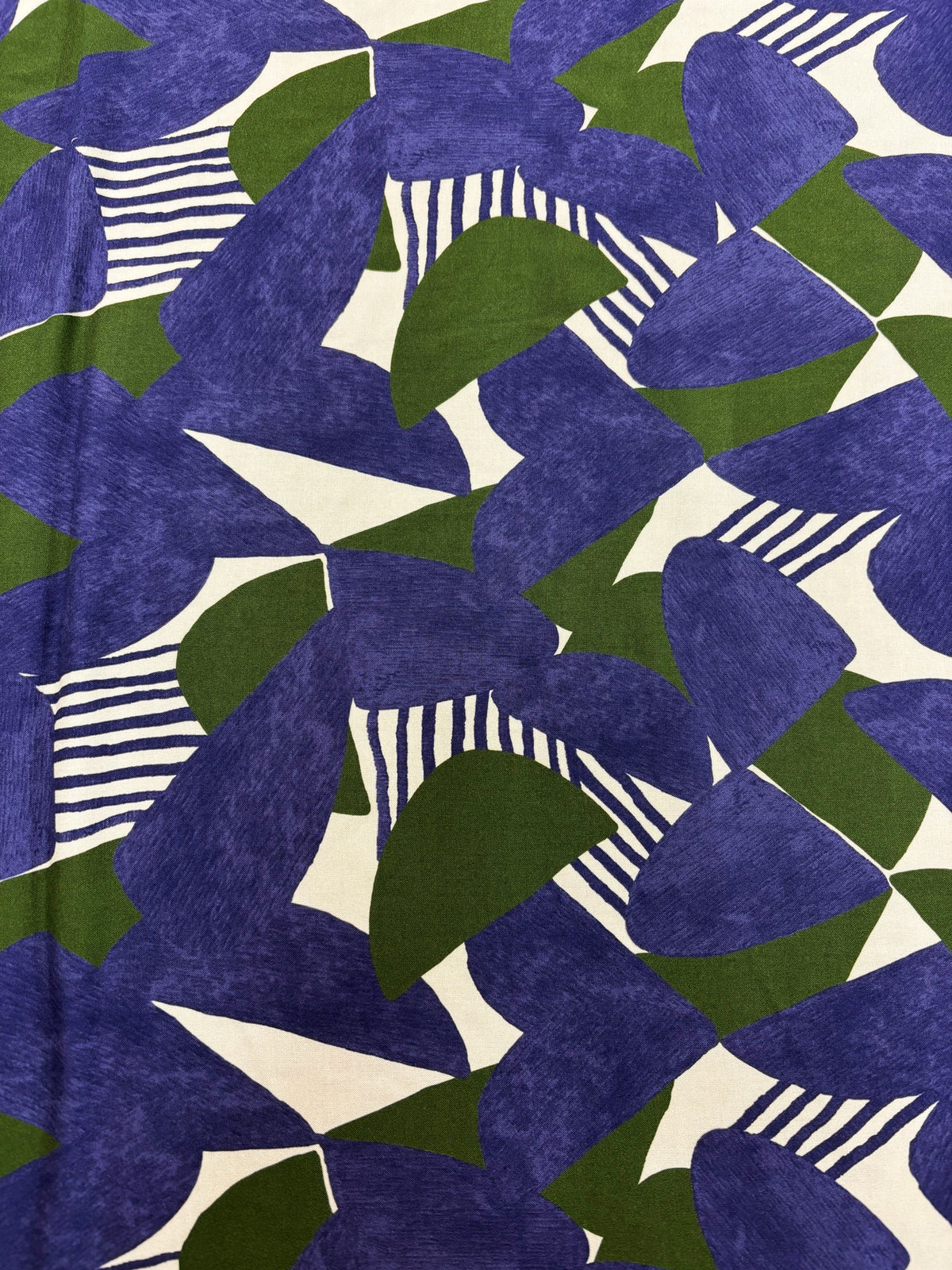 cokluch-tissu-tisse-imprime-half-moon-vert-viscose