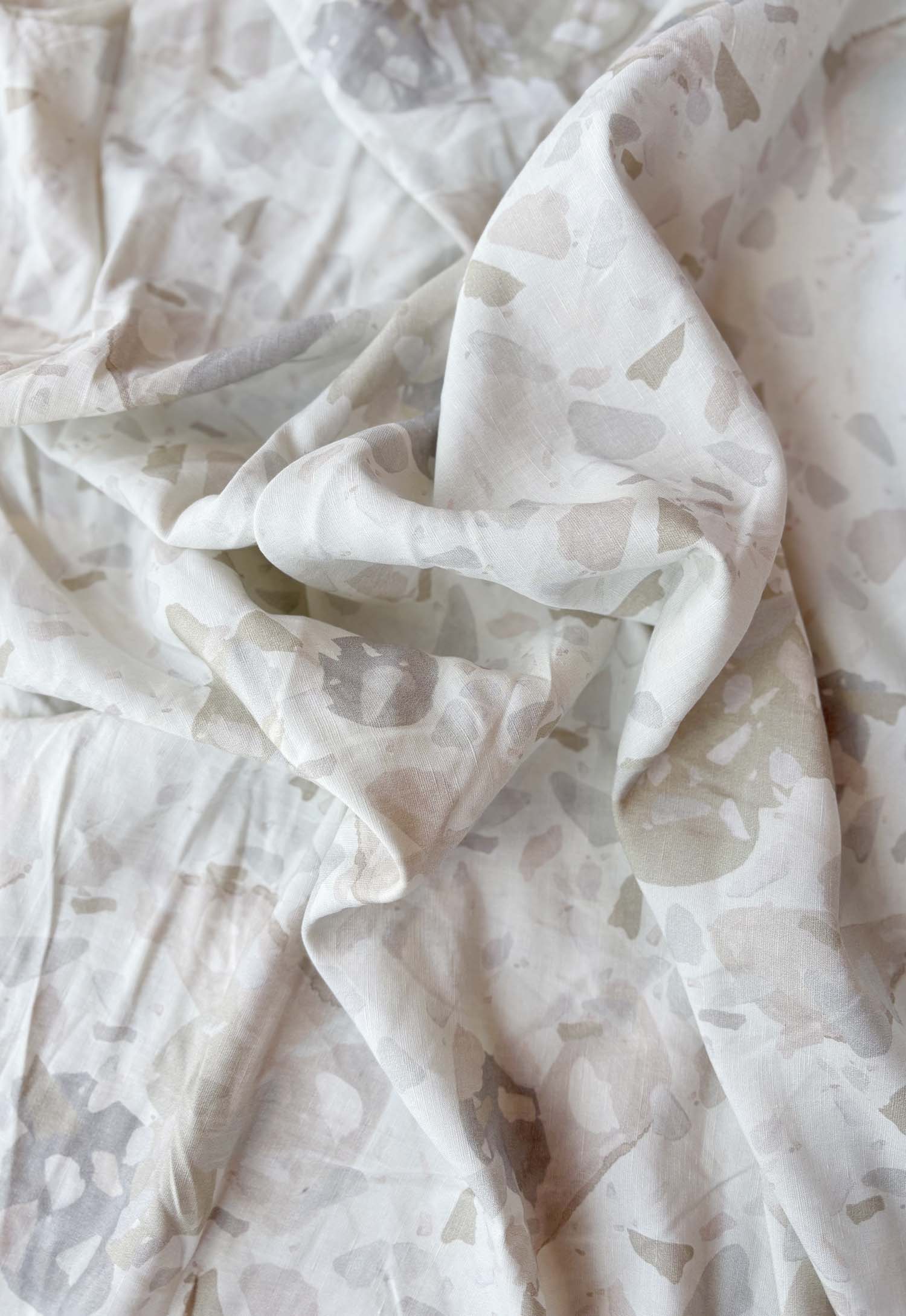 cokluch-tissu-tisseimprime-mozaic-creme-viscose-lin