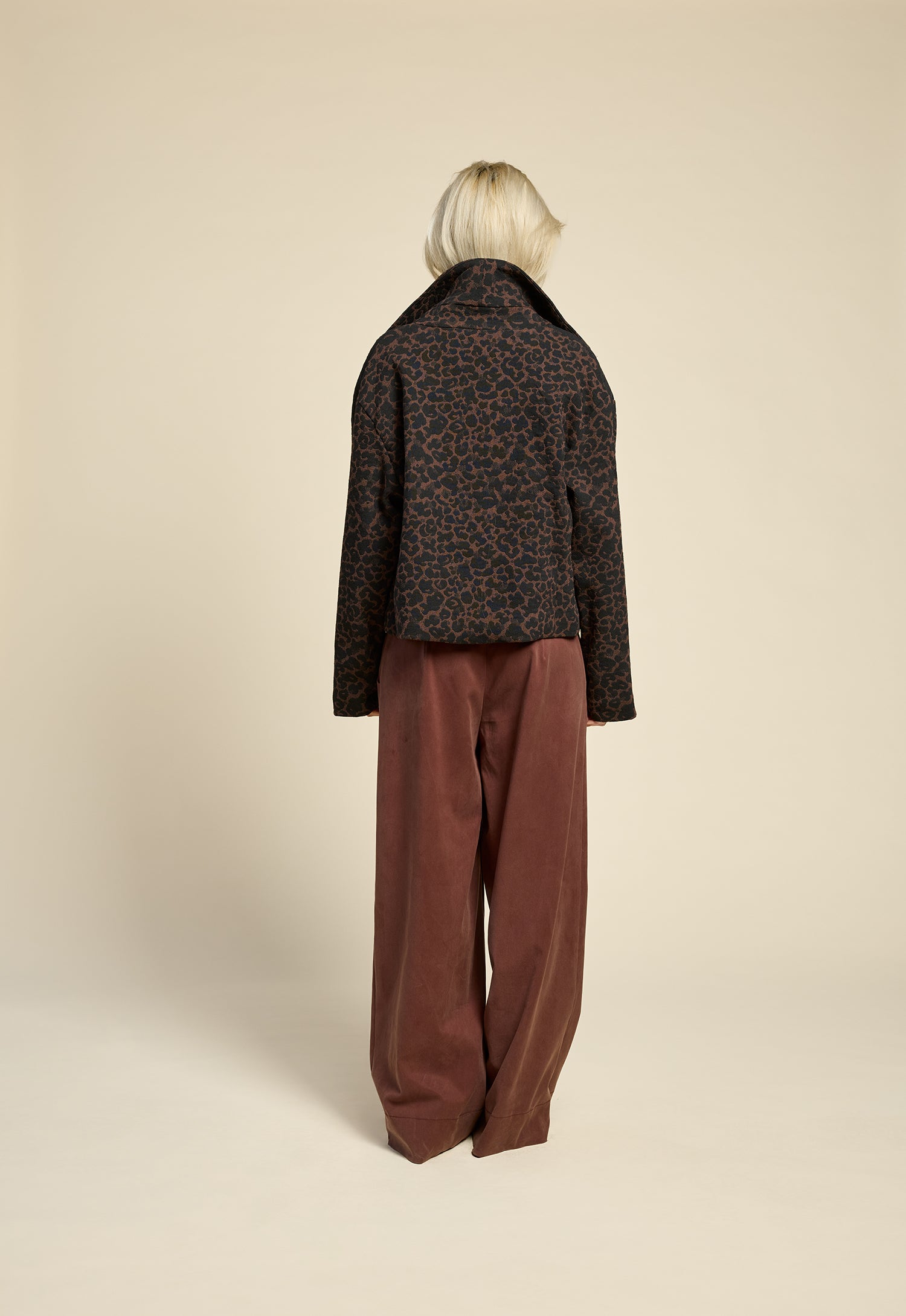 cokluch-veste-pardessus-perfectday-cappuccino-pantalon-thechain-cappuccino-ah2526