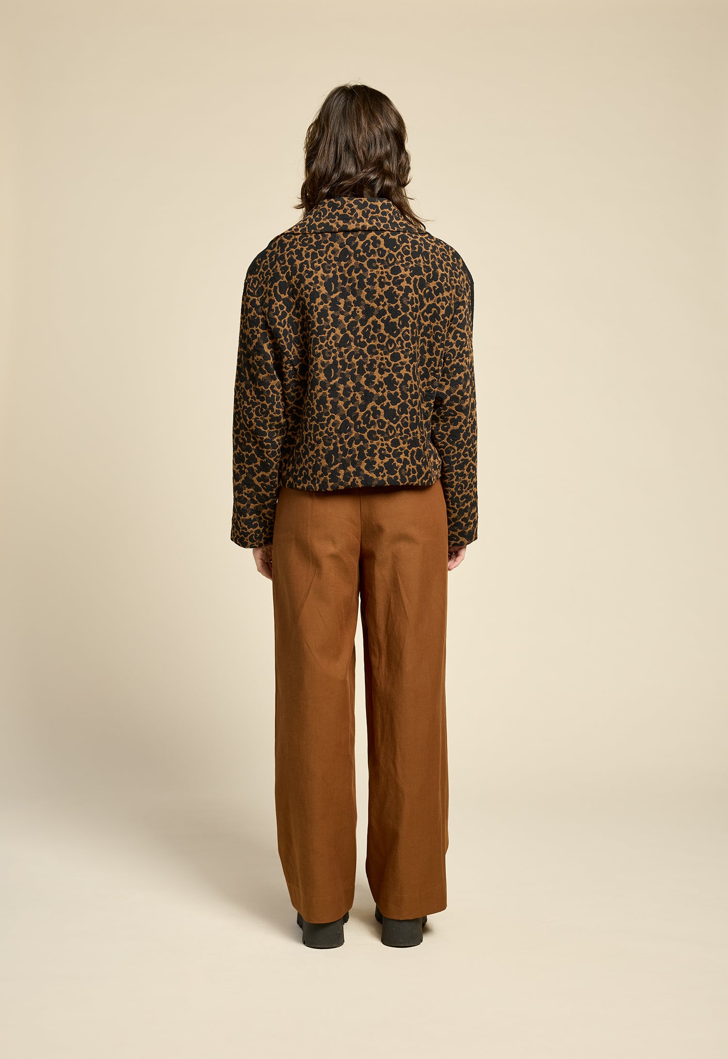 cokluch-veste-pardessus-perfectday-gold-pantalon-romeo-cognac-ah2526