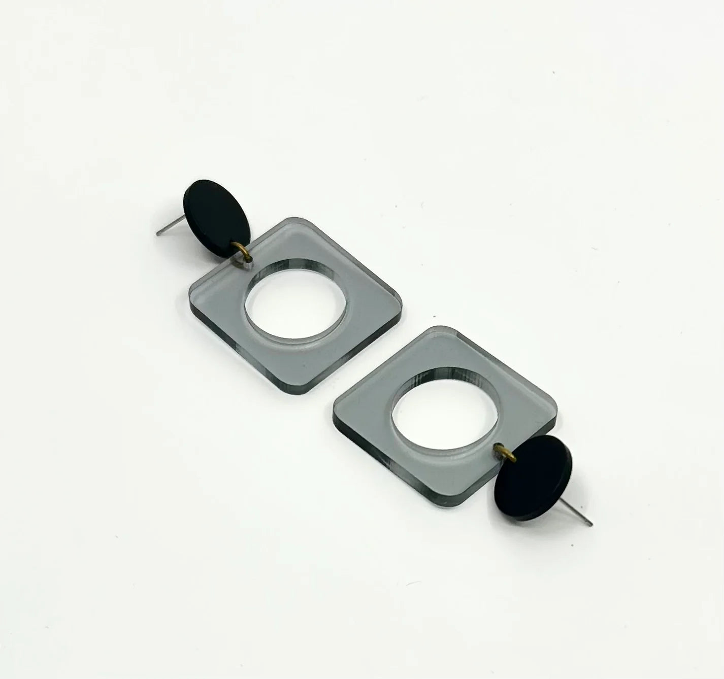 darlingsofdenmark-bijou-bouclesdoreilles-dina-transparent-gris