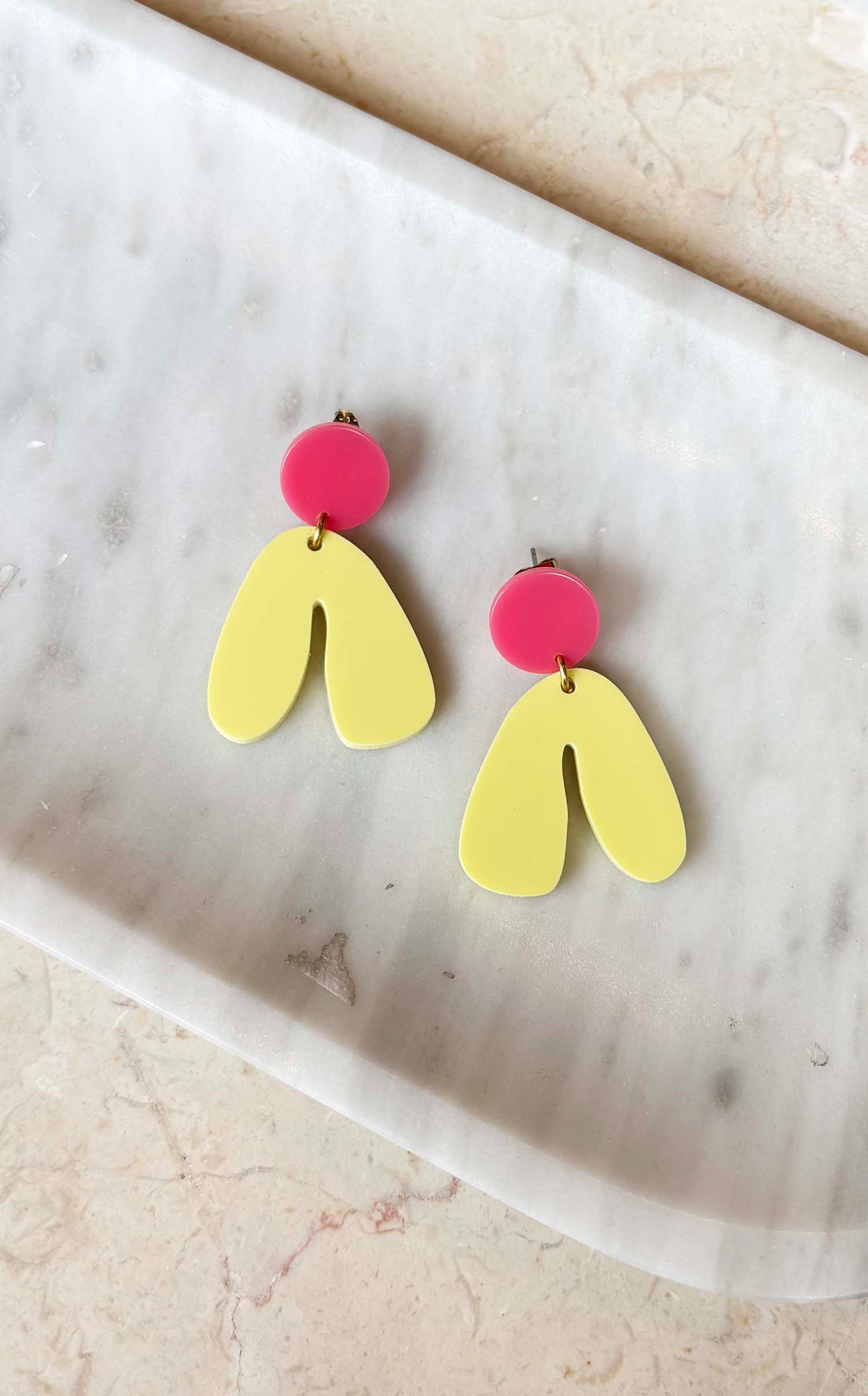 darlingsofdenmark-bijou-bouclesdoreilles-lotta-acrylique-mini-rose-jaune