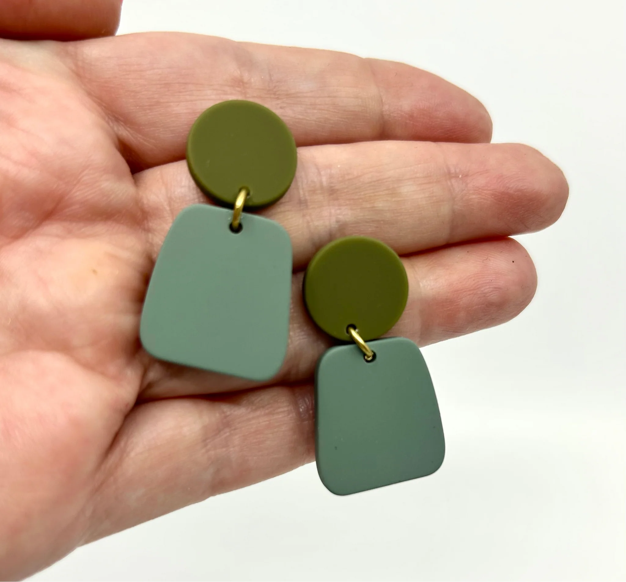 darlingsofdenmark-bijou-bouclesdoreilles-verk-kaki-acrylique