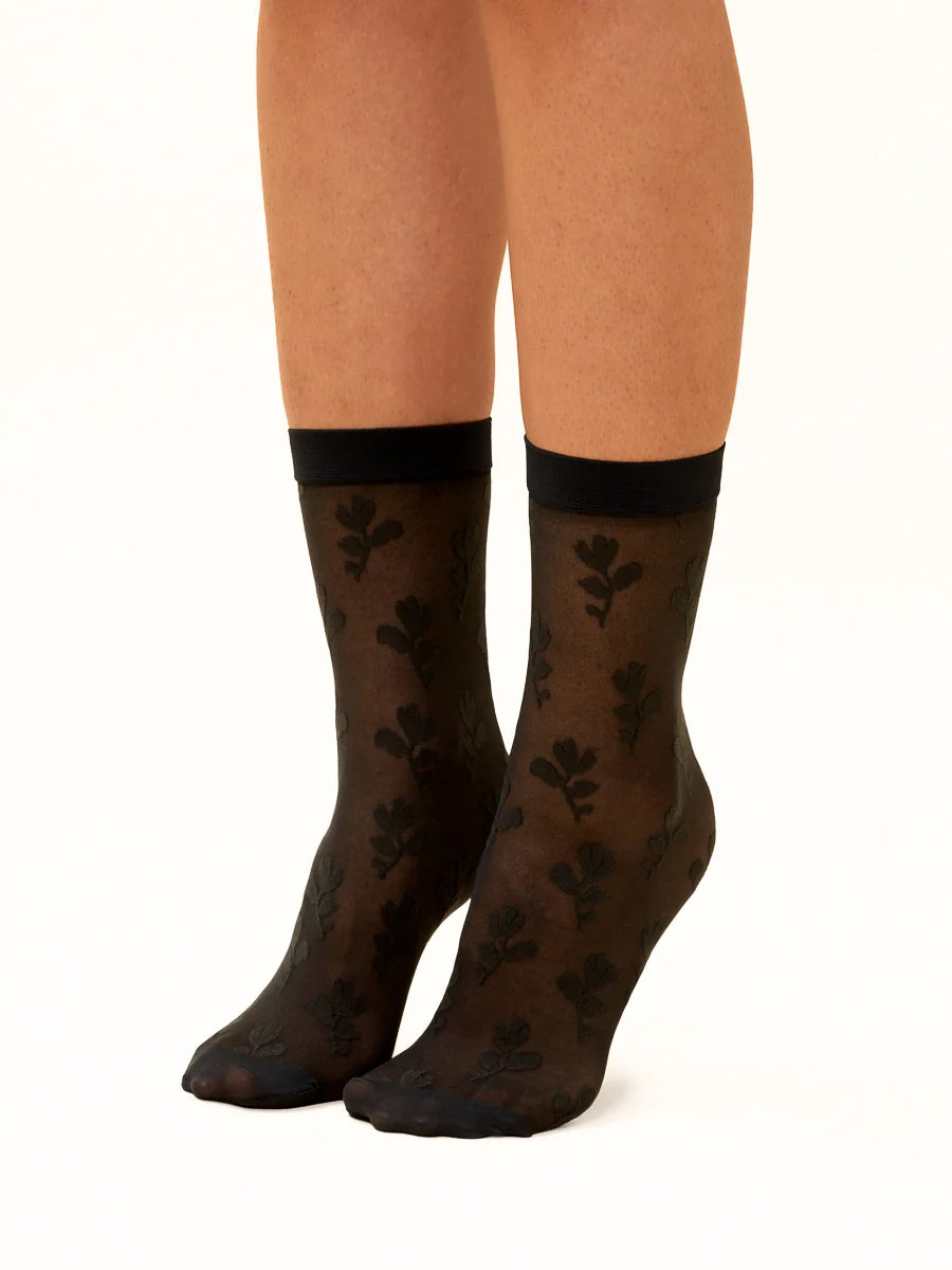 fromrachel-bas-soquettes-chaussettes-diaphanes-florales-nylon-noir