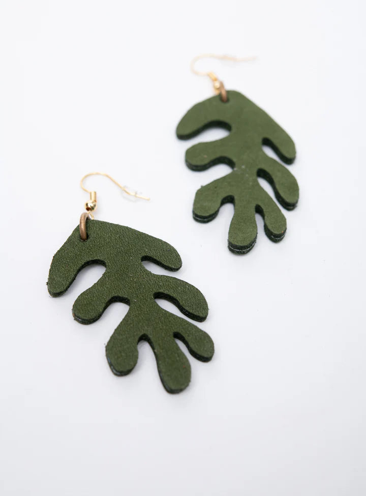 veinage-bijou-bouclesdoreilles-corail-cuir-vert
