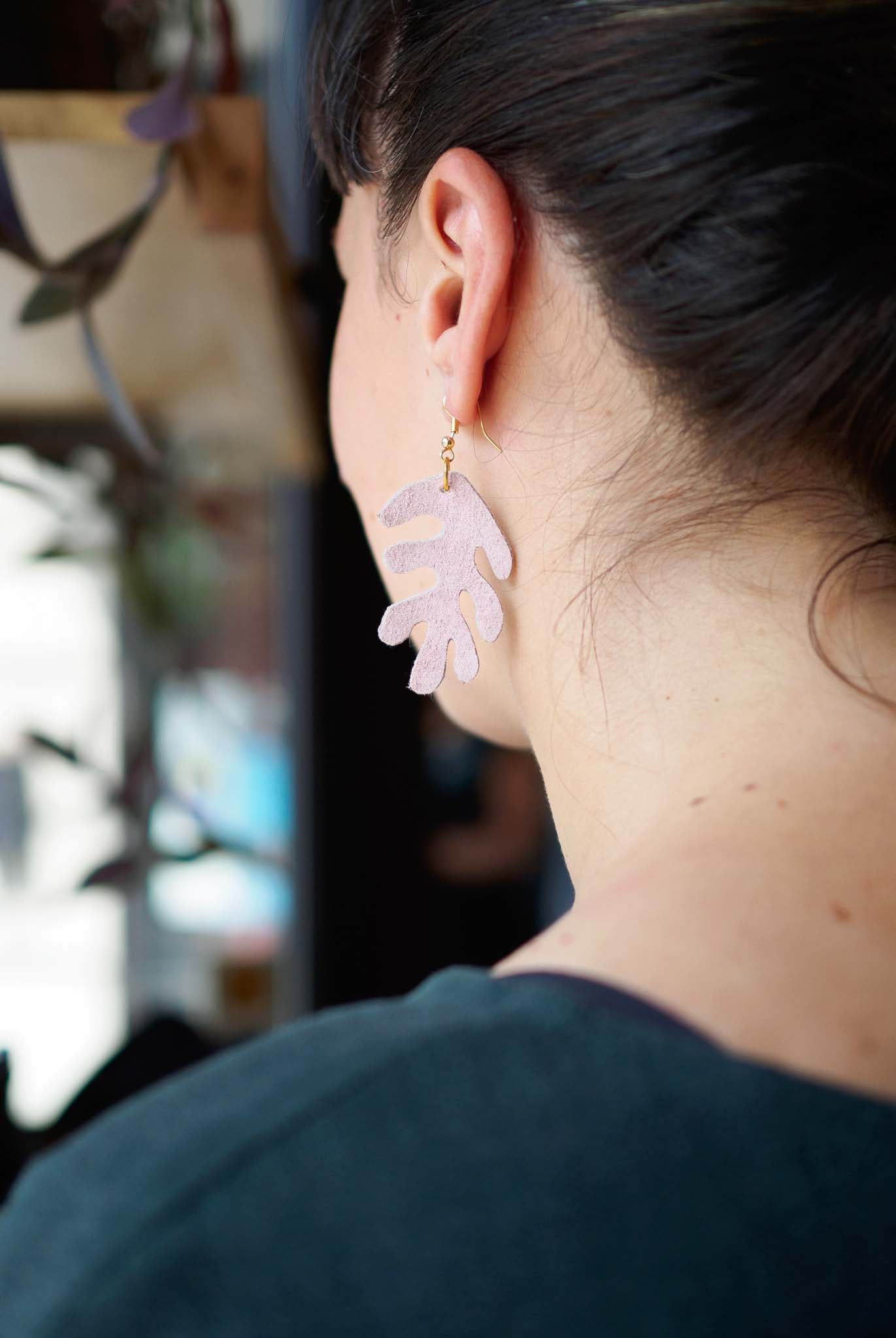 veinage-bijou-bouclesdoreilles-corail-cuir