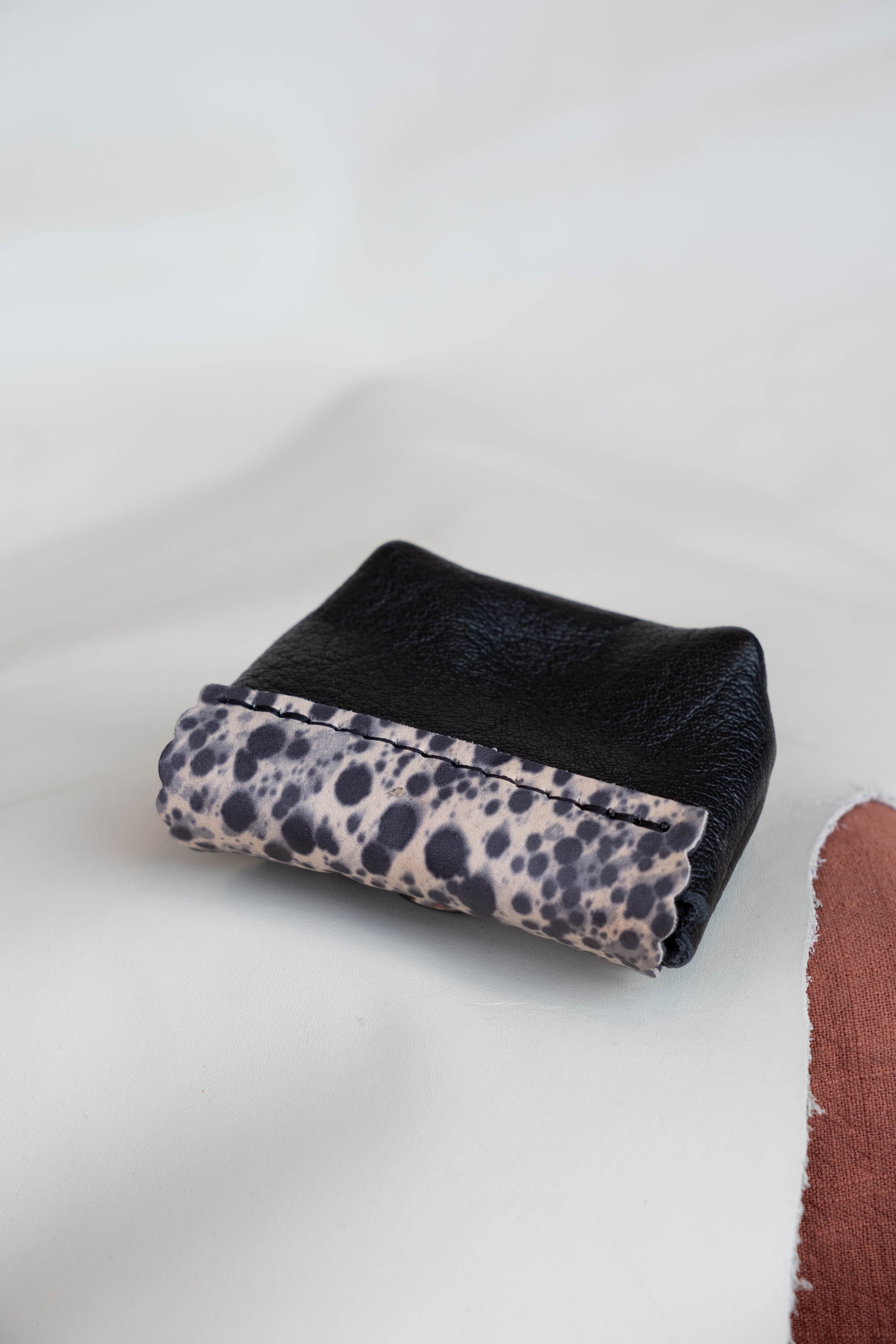 veinage-pochette-portemonnaie-cuir-tresor-chou-chouquette-petit-noir